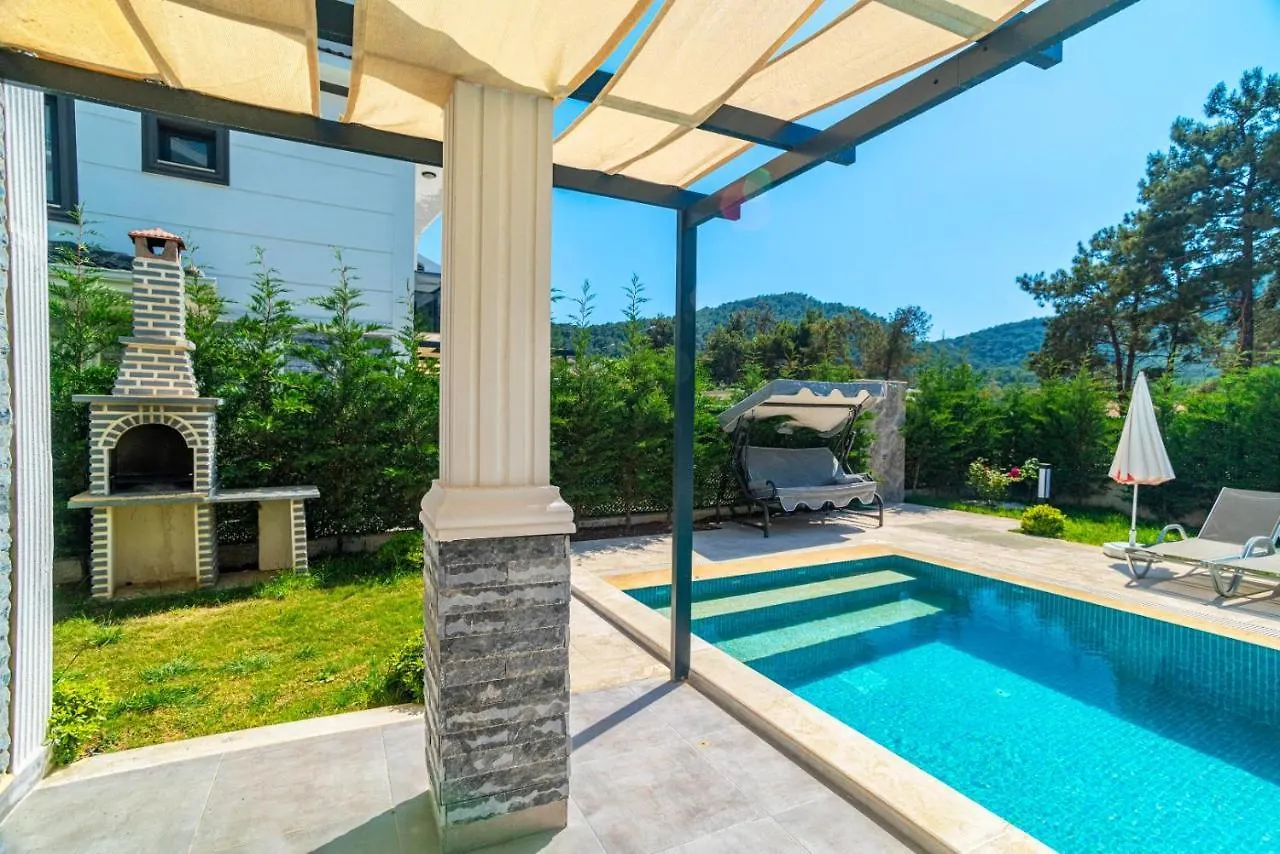 Hisaroenue'De 4 Yatak Odali Villa-Villa Bahama Fethiye