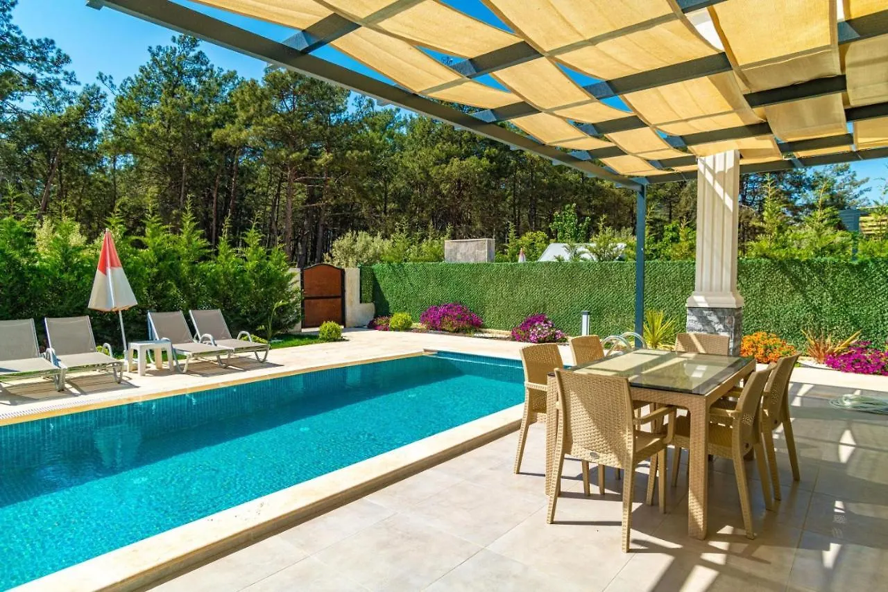 Hisaroenue'De 4 Yatak Odali Villa-Villa Bahama Fethiye Villa