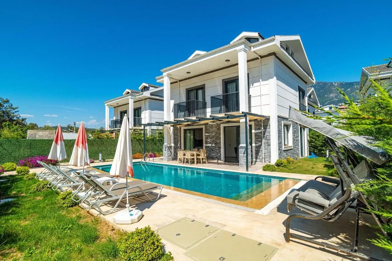 Hisaroenue'De 4 Yatak Odali Villa-Villa Bahama Fethiye 0*,