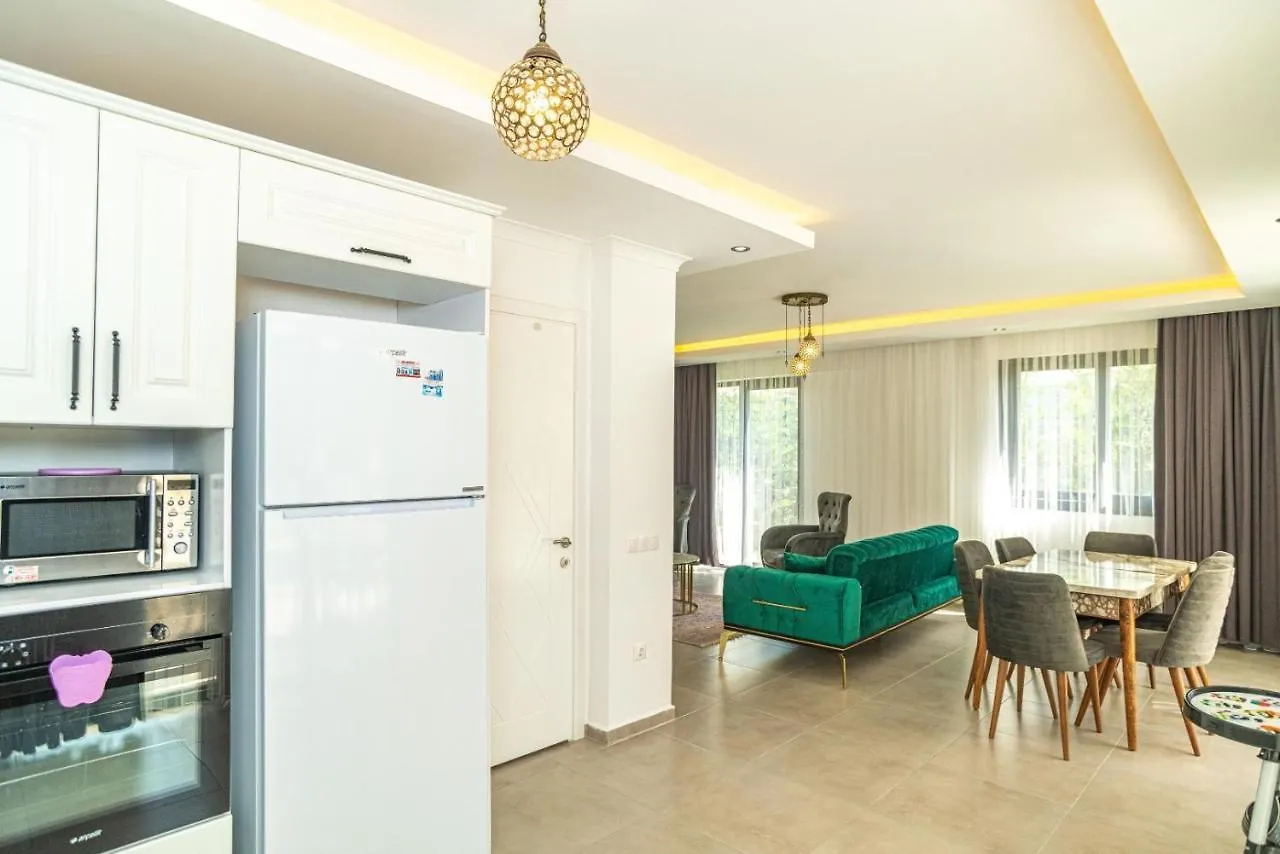 Hisaroenue'De 4 Yatak Odali Villa-Villa Bahama Fethiye