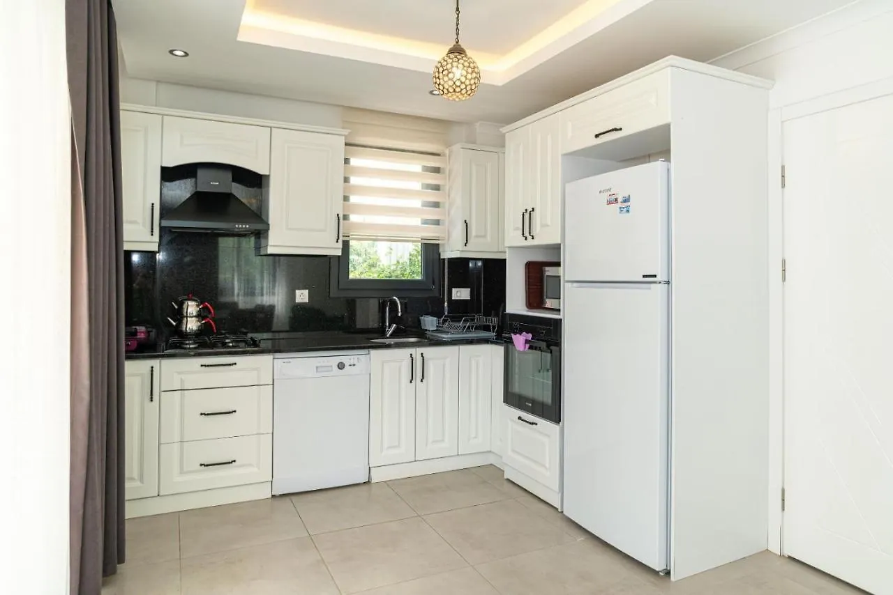 Hisaroenue'De 4 Yatak Odali Villa-Villa Bahama Fethiye