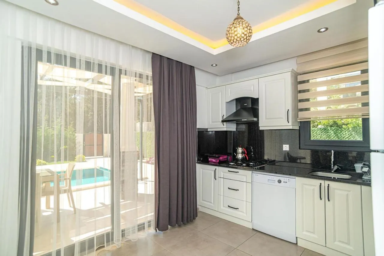Villa Hisaroenue'De 4 Yatak Odali Villa-Villa Bahama Fethiye