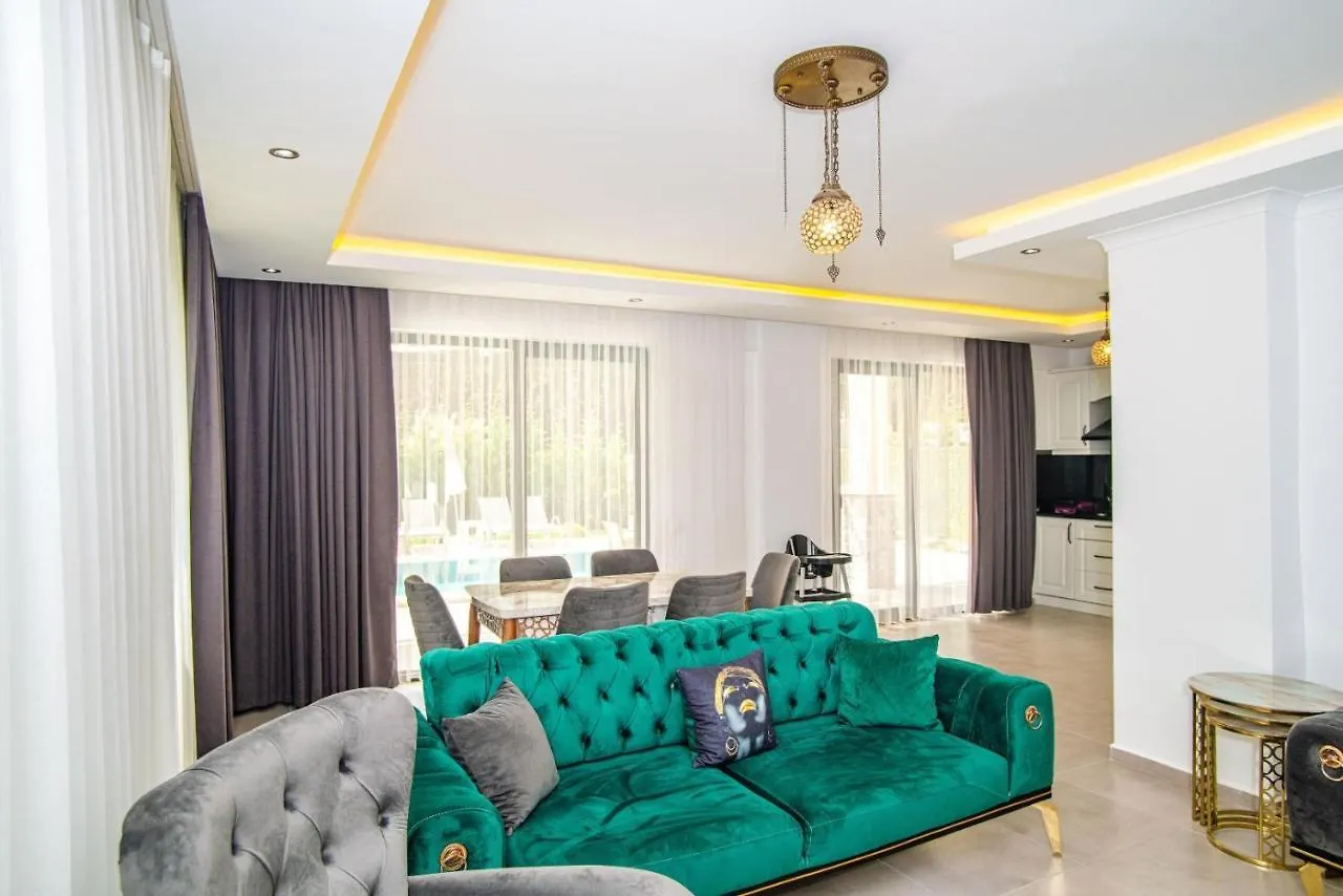 Hisaroenue'De 4 Yatak Odali Villa-Villa Bahama Fethiye Villa